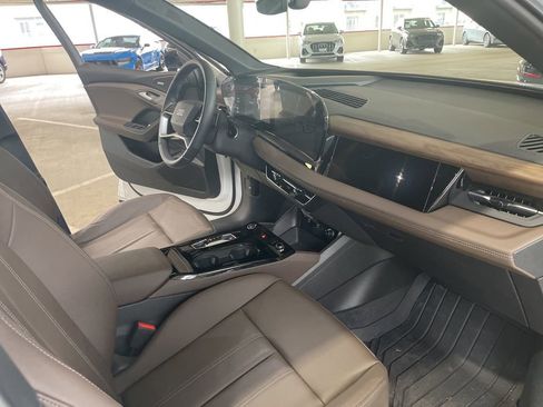 Used 2025 Audi Q6 e-tron Prestige w/ 20" Wheel Package AWD/4WD image 24
