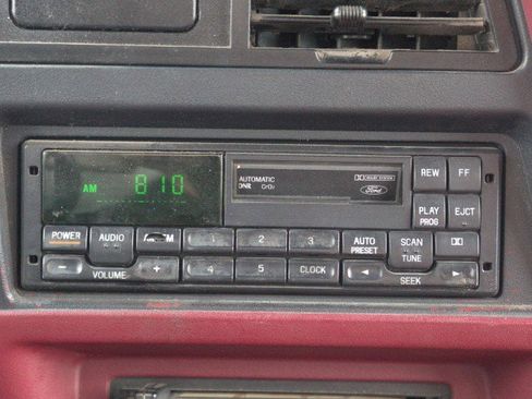 Used 1994 Ford Explorer XLT AWD/4WD image 21