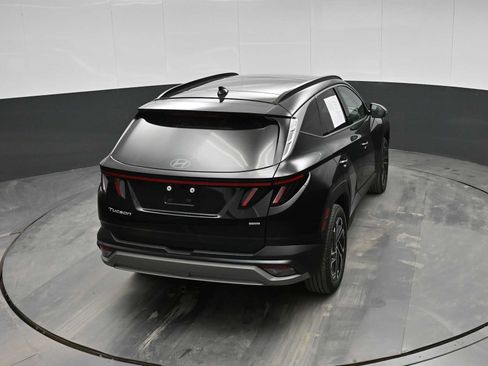 Certified 2025 Hyundai Tucson Limited AWD/4WD image 29