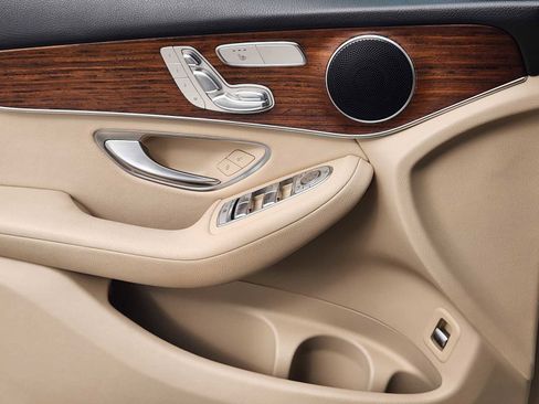 Used 2022 Mercedes-Benz GLC 300 GLC 300 image 23