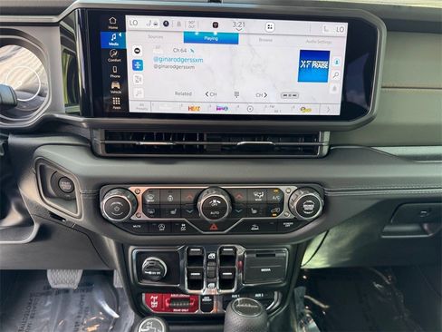 New 2025 Jeep Gladiator Mojave w/ Convenience Group image 23