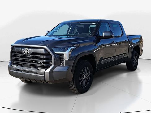 Used 2023 Toyota Tundra SR5 w/ SR5 Convenience Package AWD/4WD image 10