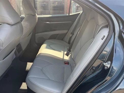 Used 2021 Toyota Camry SE Hybrid FWD image 15