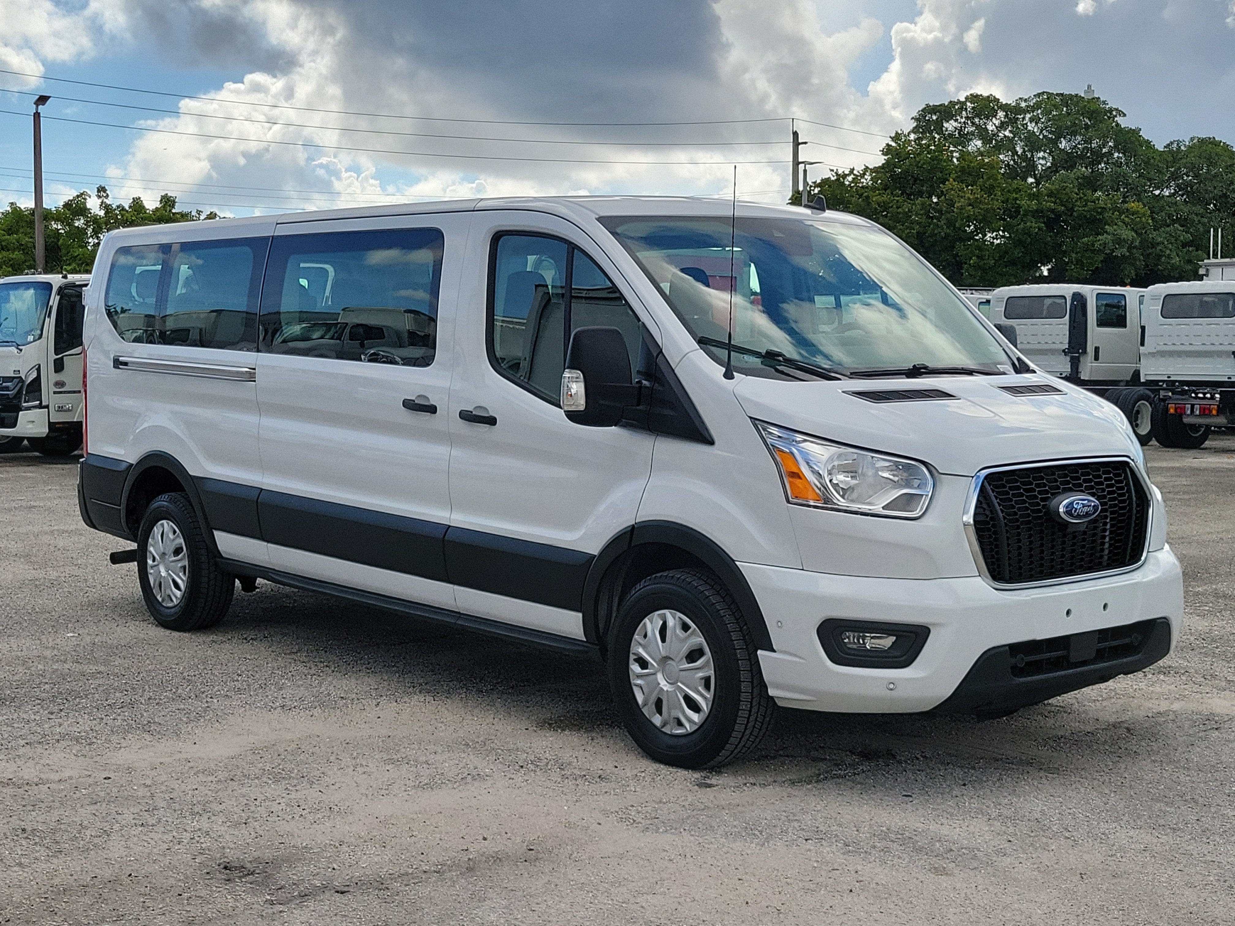 Used 2022 Ford Transit 350 XLT RWD image 1