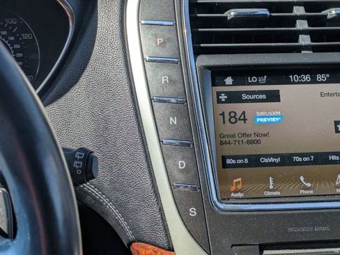 Used 2018 Lincoln MKX Reserve w/ Driver Assistance Package FWD image 18