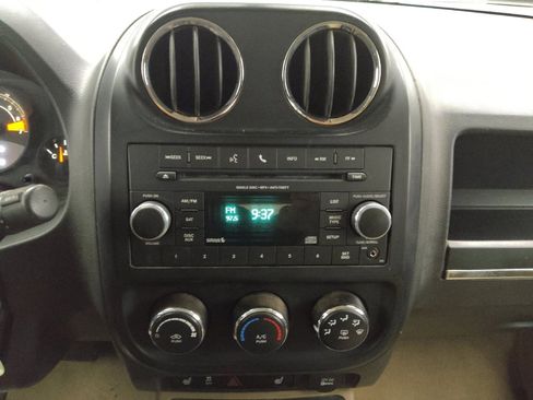 Used 2015 Jeep Patriot Latitude image 25