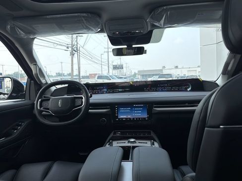 New 2027 Lincoln Navigator Reserve AWD/4WD image 7