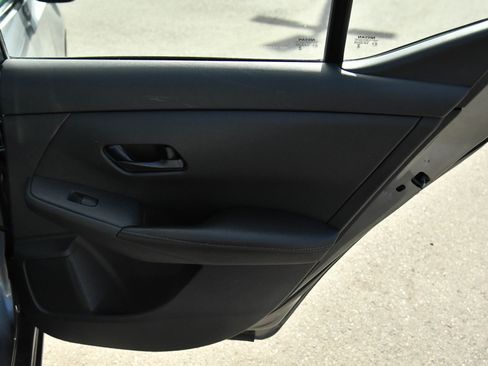 Used 2024 Nissan Sentra SV FWD image 34