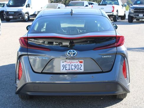 Used 2022 Toyota Prius Prime Limited FWD image 5