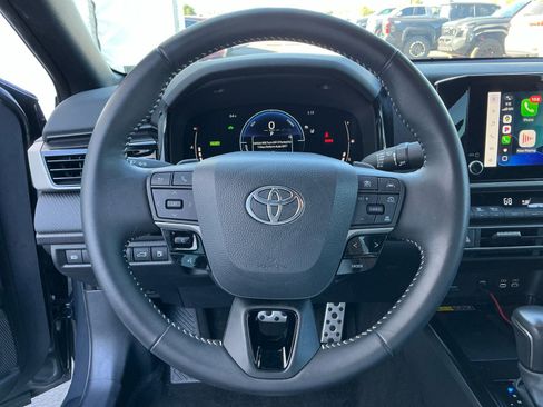 Certified 2025 Toyota Camry SE image 9
