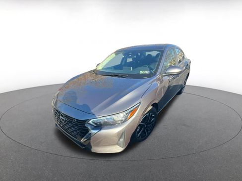 Used 2025 Nissan Sentra SV image 7