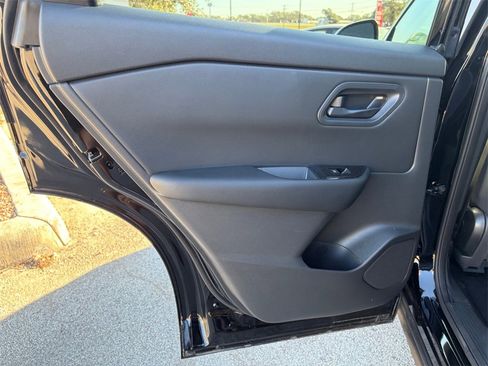 Certified 2025 Nissan Rogue S image 24