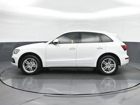 Used 2017 Audi Q5 2.0T Premium Plus w/ Technology Package AWD/4WD image 4