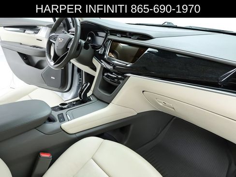 Used 2023 Cadillac XT6 Premium Luxury FWD image 33