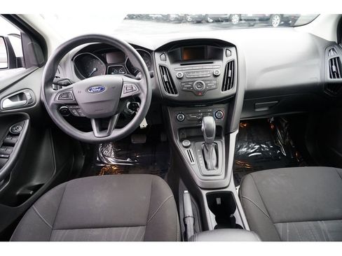 Used 2017 Ford Focus SE image 25