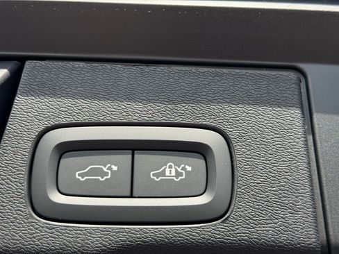 New 2026 Volvo XC60 B5 Core w/ Protection Package image 9