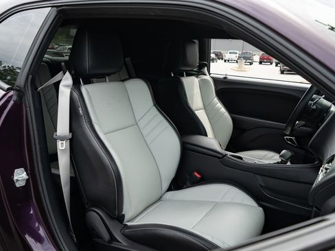 Used 2022 Dodge Challenger SRT Hellcat RWD image 40