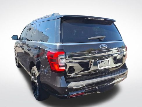 Used 2022 Ford Expedition Limited image 6