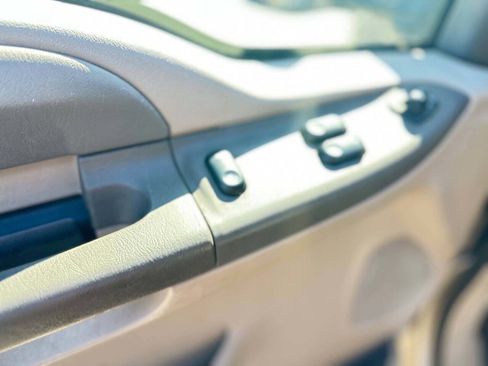 Used 2004 Ford F350 XL image 15