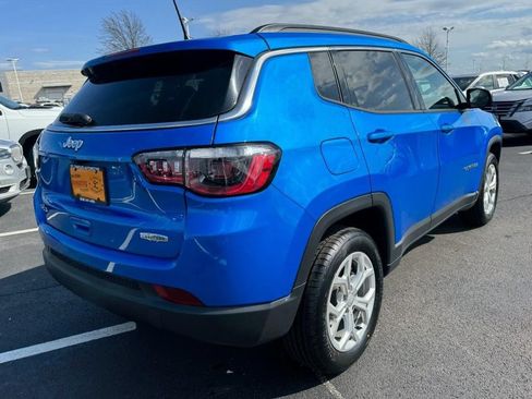 Used 2024 Jeep Compass Latitude AWD/4WD image 3