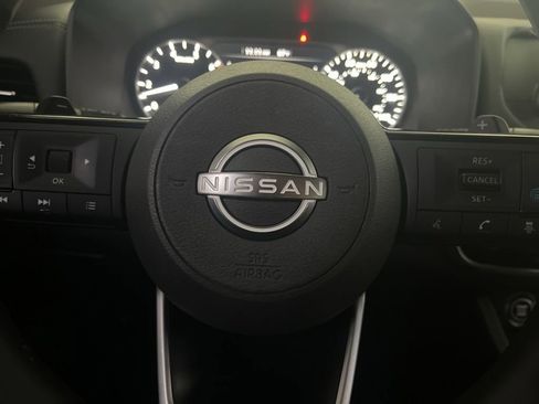 Used 2022 Nissan Rogue SV FWD image 60