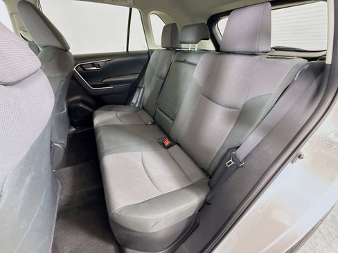 Used 2025 Toyota RAV4 XLE AWD/4WD image 20