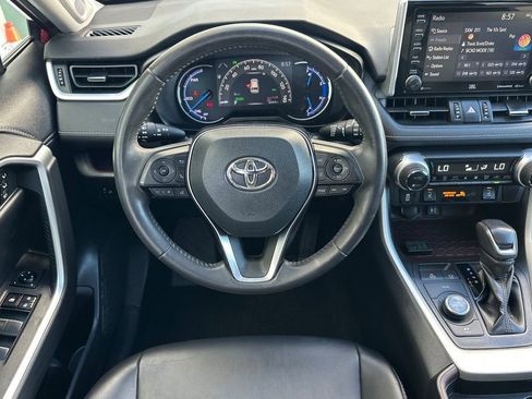 Used 2019 Toyota RAV4 Limited AWD/4WD image 15
