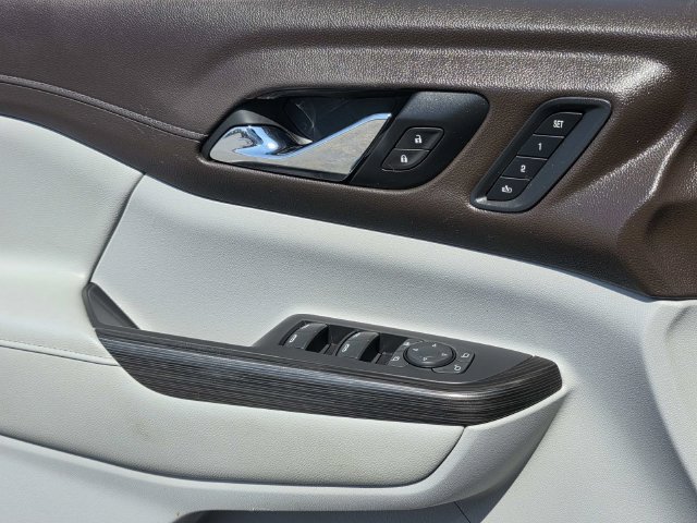 Used 2020 GMC Acadia SLT w/ Premium Package FWD image 17