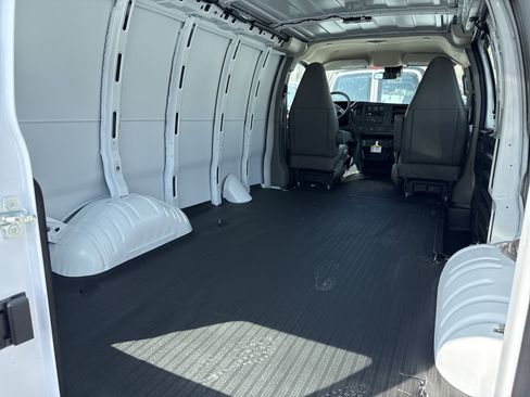 New 2025 Chevrolet Express 3500 w/ Driver Convenience Package RWD image 21