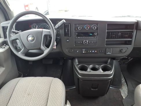 Used 2025 Chevrolet Express 3500 LT w/ LT Preferred Equipment Group RWD image 10
