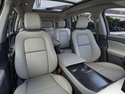 New 2026 Lincoln Aviator 2WD image 10
