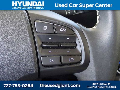 Used 2024 Hyundai Venue Limited FWD image 26