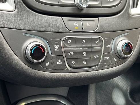 Used 2023 Chevrolet Malibu LT FWD image 24