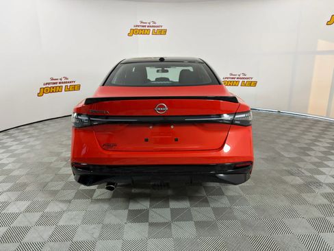 New 2027 Nissan Sentra SR w/ Floor Mat Package FWD image 4