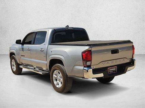 Used 2018 Toyota Tacoma SR5 RWD image 8