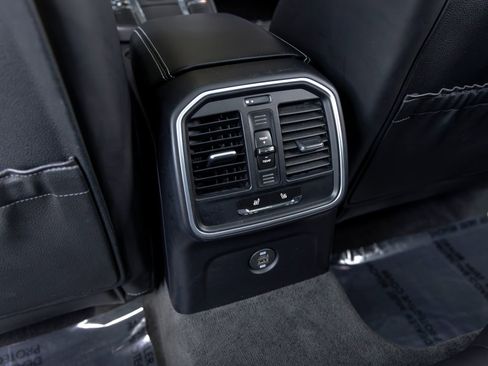 Certified 2018 Porsche Macan GTS AWD/4WD image 47