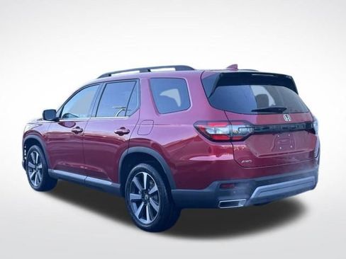New 2025 Honda Pilot Touring image 9