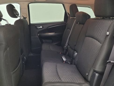 Used 2019 Dodge Journey SE w/ Blacktop Package FWD image 18