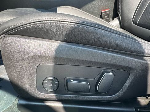 Used 2025 BMW 330i xDrive Sedan AWD/4WD image 42