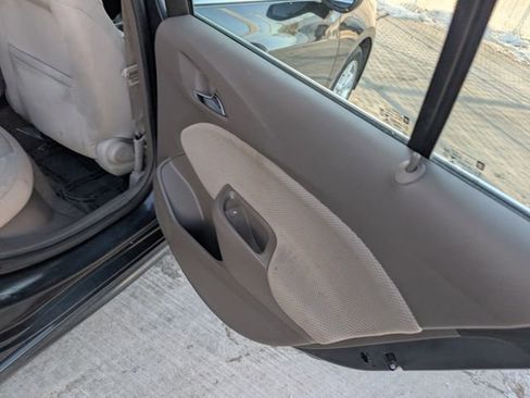 Used 2018 Chevrolet Cruze LT w/ Convenience Package image 26