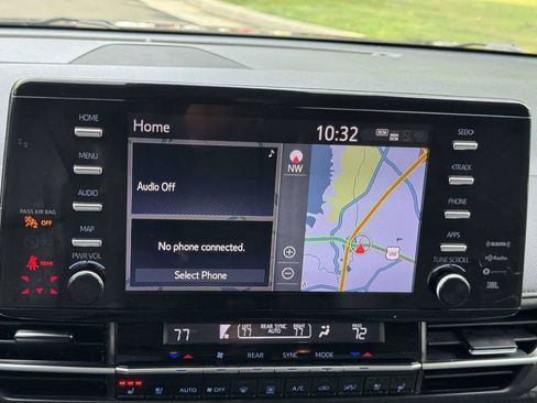 Used 2021 Toyota Sienna Limited FWD image 4