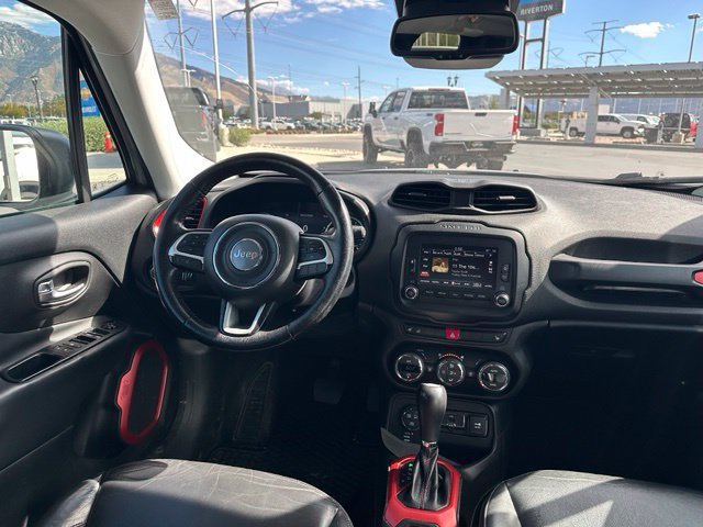 Used 2016 Jeep Renegade Trailhawk w/ Premium Trailhawk Package AWD/4WD image 30