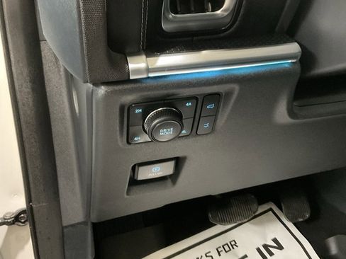 Used 2025 Ford Expedition Max Platinum w/ Stealth Appearance Package image 8