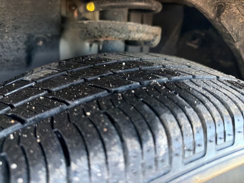 Used 2015 Jeep Renegade Latitude w/ Popular Equipment Group image 34