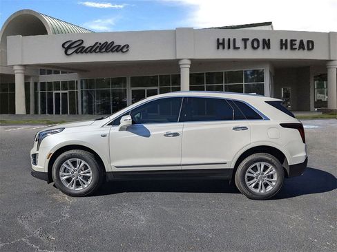 New 2026 Cadillac XT5 Luxury image 3