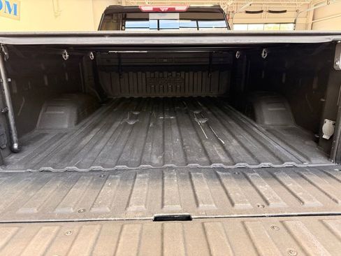 Used 2022 Chevrolet Silverado 2500 High Country w/ Z71 Off-Road Package AWD/4WD image 9
