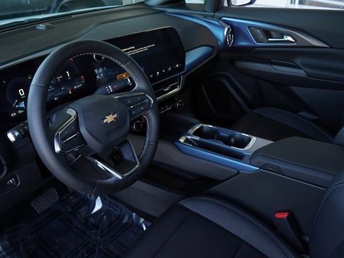 New 2025 Chevrolet Equinox EV LT image 25