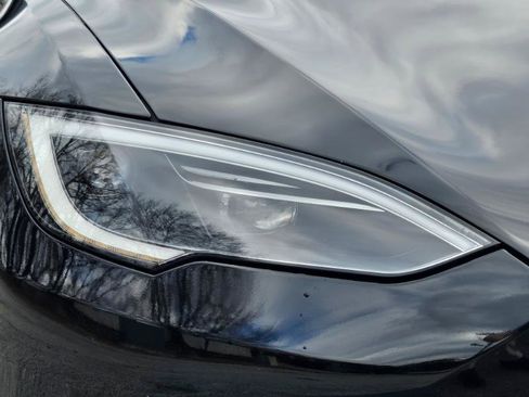 Used 2022 Tesla Model S Plaid image 17