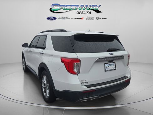 Used 2021 Ford Explorer XLT w/ Equipment Group 202A image 5