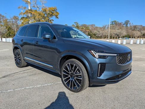 New 2026 Volvo XC90 B6 Plus w/ Protection Package Premier image 8